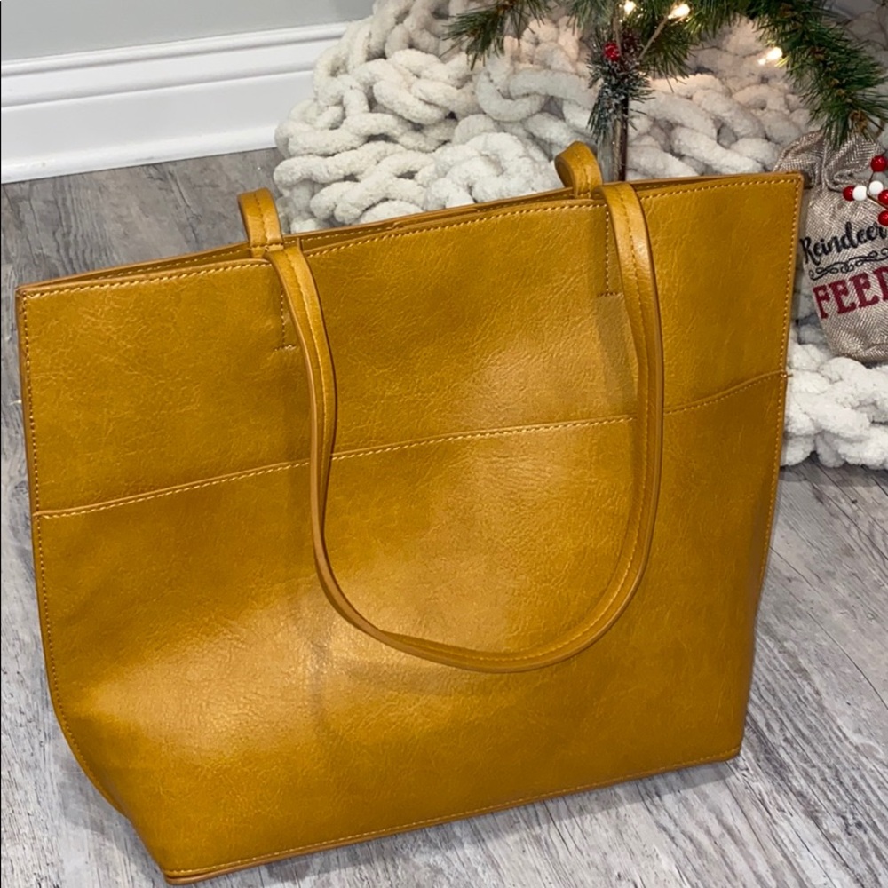 Purse - Picture 2 of 3